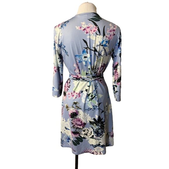 DVF Diane Von Furstenberg Wrap Dress 6 Small Blue Floral SILK Career Church - Picture 2 of 12